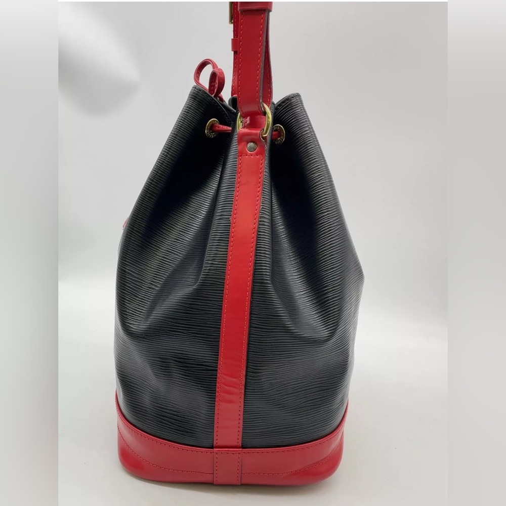 Auth  Louis Vuitton Epi Noe Noir Castilian  Shoulder Bag - Picture 7 of 15